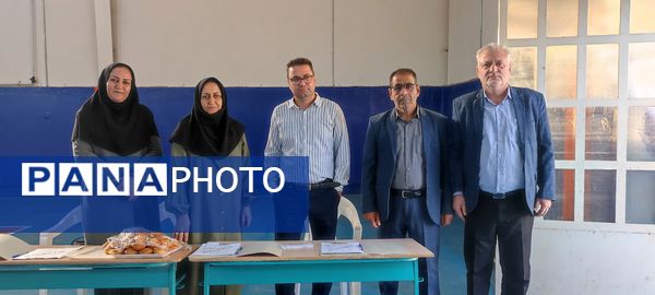 انتخابات انجمن اولیای و مربیان در مدرسه شهدای فرهنگی شهرستان شیروان