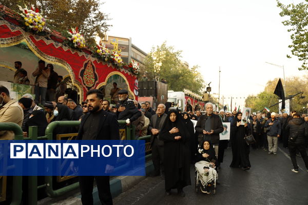 وداع باشکوه مردم با شهدای گمنام در قلب پایتخت