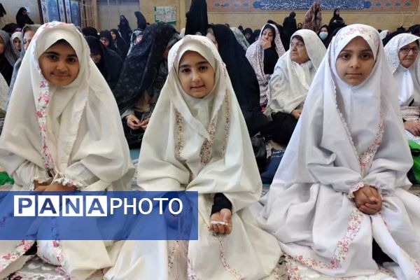 حضور پررنگ بسیجیان و اقشار مختلف مردم در نماز جمعه صفادشت