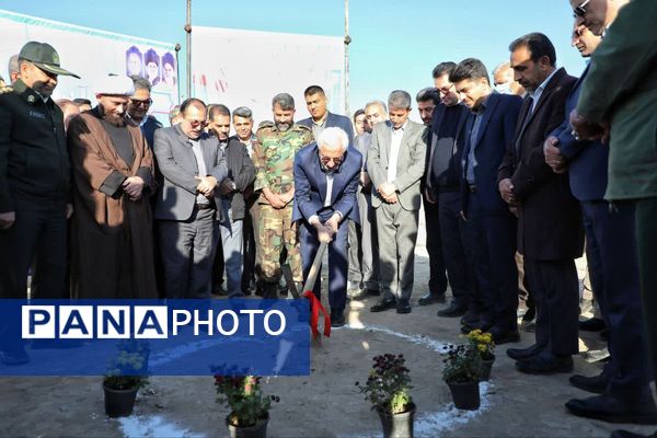 کلنگ زنی هنرستان شبانه‌روزی شهدا ارتش در شهرستان مانه 
