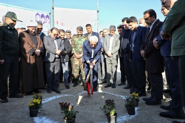 کلنگ زنی هنرستان شبانه‌روزی شهدا ارتش در شهرستان مانه 