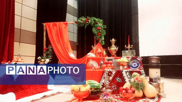 یلدای هنری با حضور هنرمندان در کانون ارشاد شهرستان خلیل آباد 