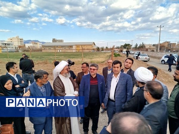  وزیر ورزش و جوانان کشور از تعدادی از پروژه های عمرانی ورزشی  کاشمر بازدید کرد 