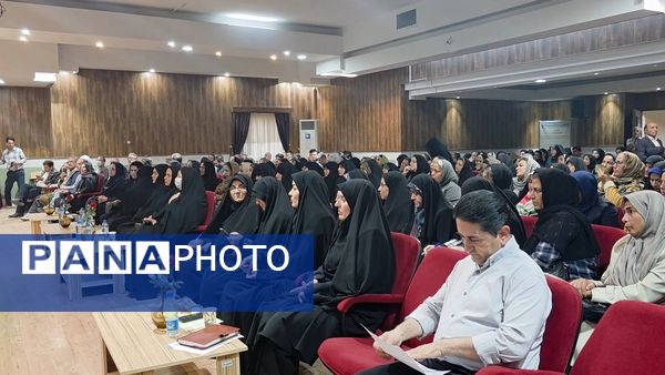 انتخابات انجمن اولیا و مربیان در دبیرستان نمونه فرهنگ مهشید مصلی نژاد
