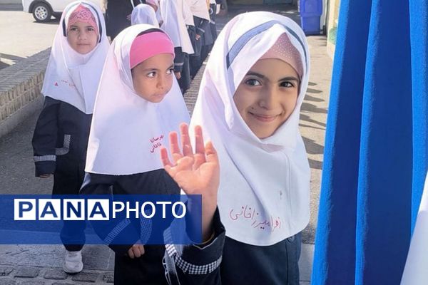 دبستان کیهانی، غرقِ در شور و نشاط میلاد حضرت زینب (س)