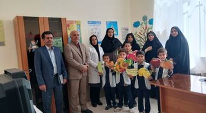 افتتاح نمادین اولین پایگاه تغذیه سالم استان اصفهان در دبستان شهید سردار سلیمانی 