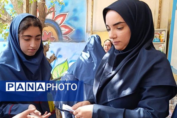 انتخابات همیاران مشاور در مدارس شهرستان ملارد 