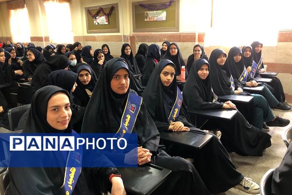 افتتاحیه طرح یاریگران زندگی در آموزشگاه شاهد نجمه ناحیه دو شهرری 