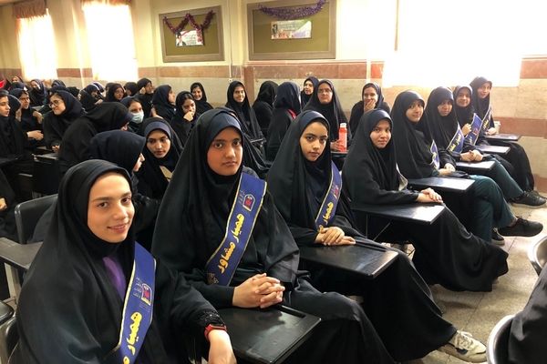 افتتاحیه طرح یاریگران زندگی در آموزشگاه شاهد نجمه ناحیه دو شهرری 