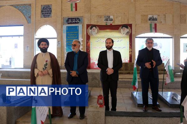 مدرسه باقرالعلوم (ع) فیروزکوه میزبان مراسم پرشور گلباران مزار شهدا با حضور مسئولان شد