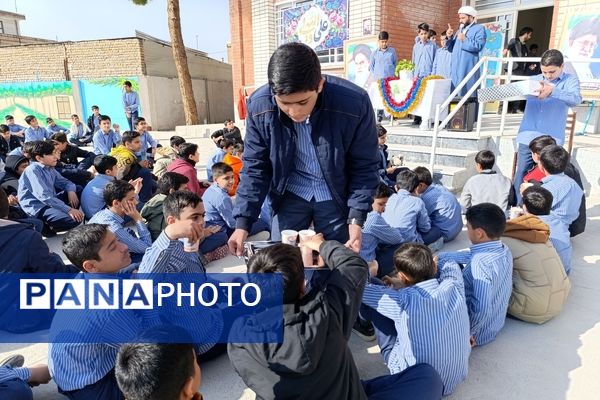 برگزاری مراسم روز پدر در مدارس خلیل‌آباد 