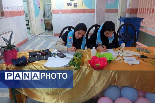 جشنواره فرهنگی‌ هنری‌ ماها در هنرستان سیدالشهدا