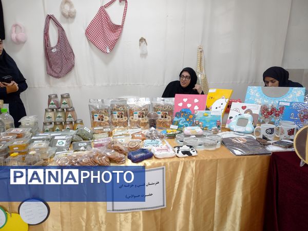 نمایشگاه کار آفرینی هنرستان های ناحیه یک مشهد مقدس 