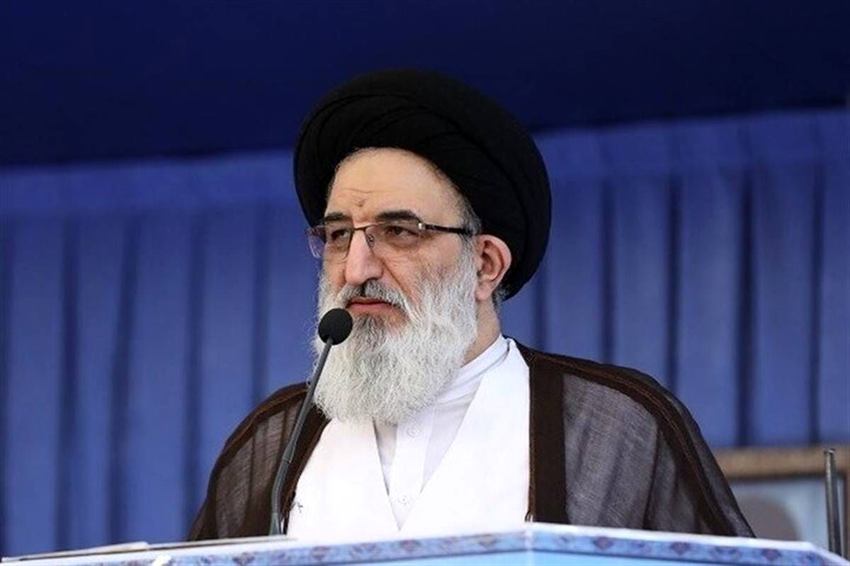 تربیت نیروی انسانی متناسب با ارزش‌های انقلاب در برابر چالش‌ها است