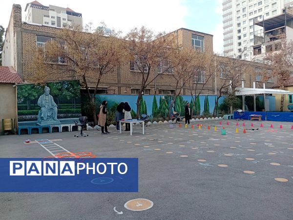 مسابقه جذاب مادر و دختر در دبستان مصلی نژاد حضرت زینب(س)