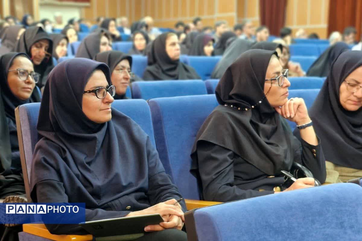 نشست معاونان آموزشی مدارس شهرستانهای استان تهران به میزبانی قرچک