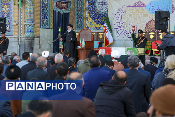 اقامه نماز طلب باران در مسجد مقدس جمکران