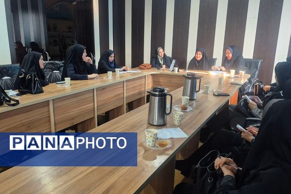 جلسه توانمندسازی نیروی های جدید الاستخدام حوزه پرورشی اداره آموزش و پرورش کهریزک 