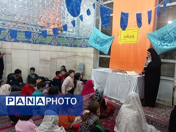 اجرای برنامه هایی زیبا و شاد برای کودکان در شهرستان کاشمر 