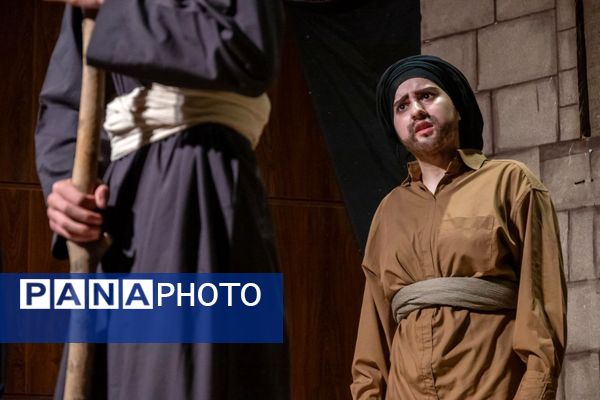 تئاتر «ترسا و پارسا» در جوانرود 