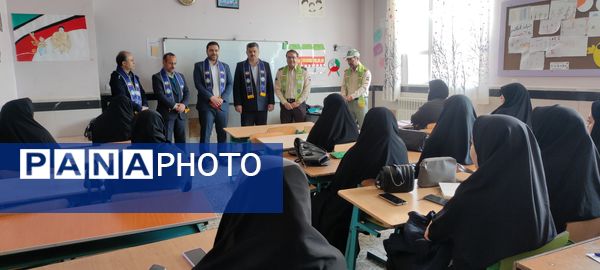 بازدید مدیر سازمان دانش‌آموزی خراسان شمالی از کلاس‌های ضمن خدمت سازمان‌دانش‌آموزی