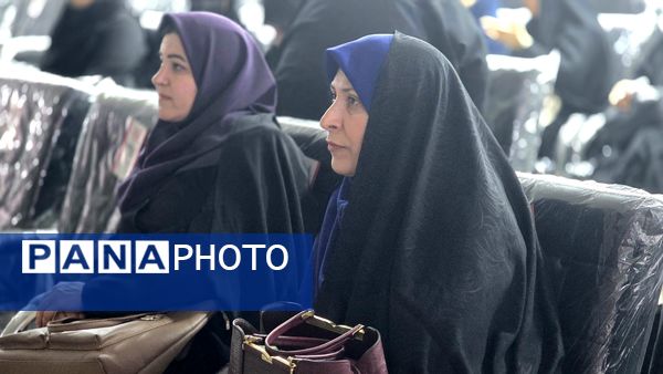 کارگاه مقاله‌نویسی آموزش‌دهندگان سوادآموزی در قائمشهر