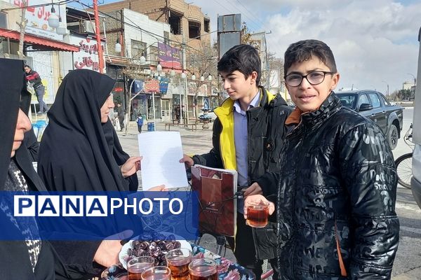 برپایی ایستگاه صلواتی به مناسبت سالگرد شهادت سردار سلیمانی در آشخانه