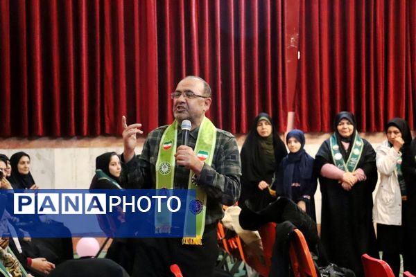 دومین روز اردوی آموزشی مربیان کاردان سازمان دانش‌آموزی آذربایجان شرقی