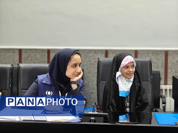 نشست صمیمانه نماینده وزیر آموزش و پرورش با دانش آموز خبرنگاران پانا کرمانشاه