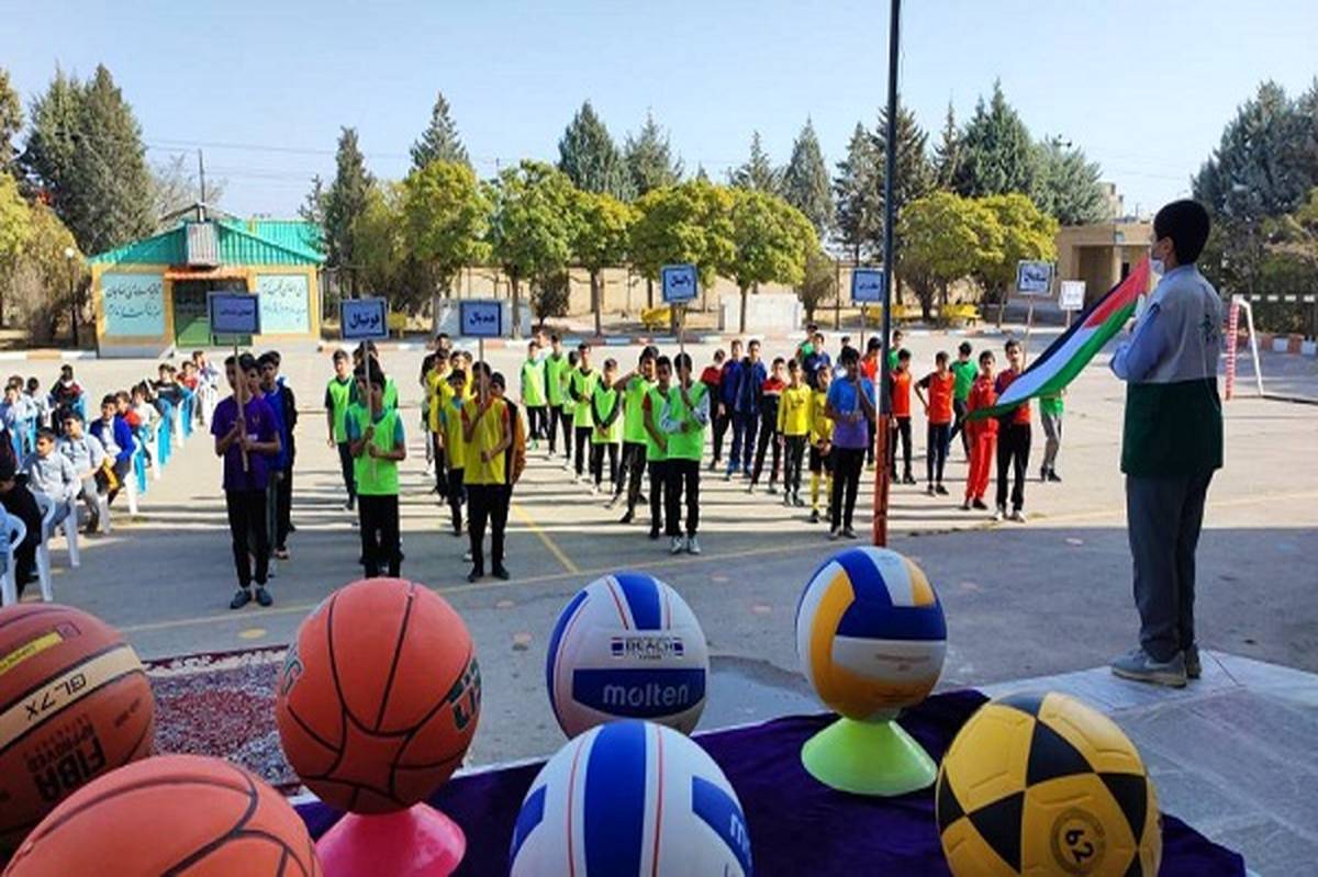 مسابقات مدرسهای، قهرمانان فردای ایران را میسازند