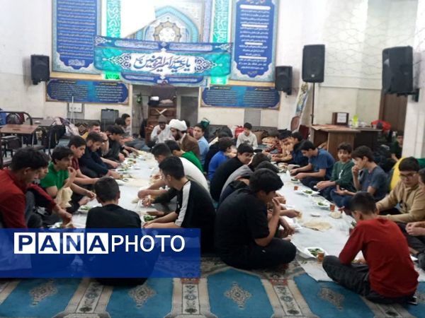 حضور پر شور دانش‌آموزان تهرانی در مراسم معنوی اعتکاف