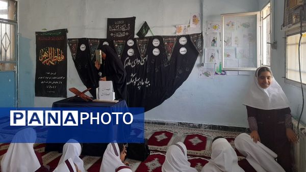 مراسم معنوی ایام فاطمیه در دبستان استقلال حاجی‌آباد