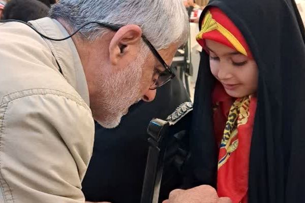 با کار خیر، شادی در دل مردم پدیدار و دنیا قشنگ‌تر می‌شود