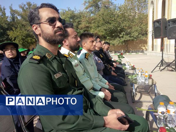 نواخته شدن زنگ مهر،زنگ خیرین و زنگ ایثار  در دبیرستان حسین ملایی