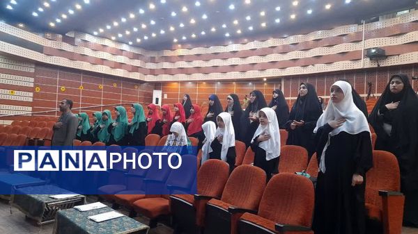 اعزام گروه سرود منتخب ناحیه شازند به اختتامیه سومین جشنواره سرود فجر مرحله استانی