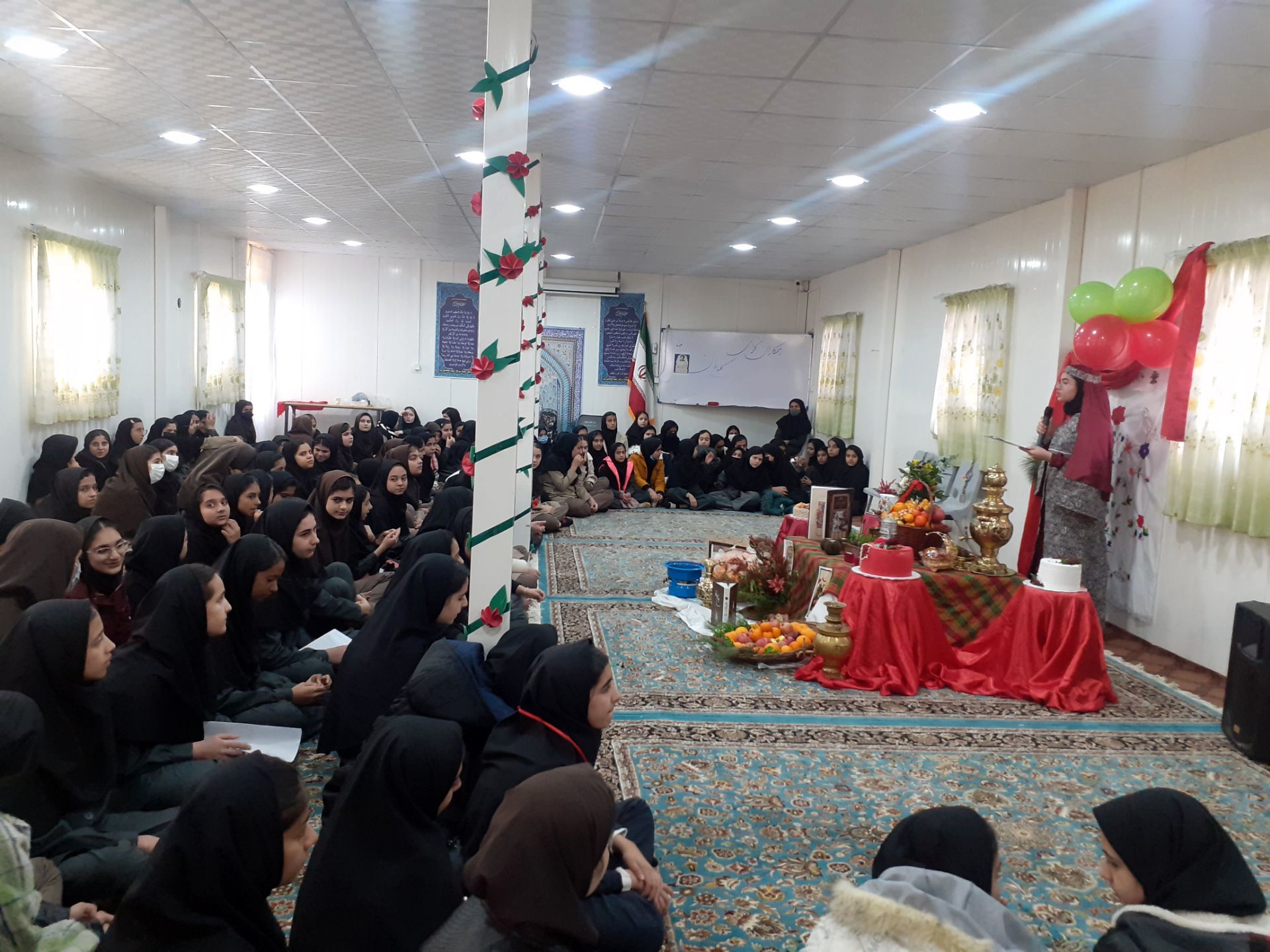 مدرسه نمونه سردار شهید محمدی پور خلیل آباد میزبان شادی یلدا 