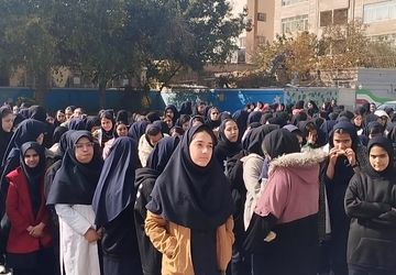 برگزاری مراسم روز دانش آموز در هنرستان کاردانش حافظ 