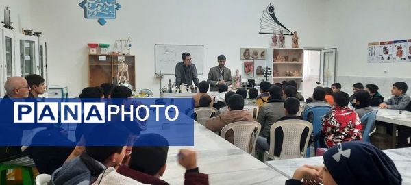 بازدید دانش آموزان دبستان پسرانه فضیلت از پژوهشسرای رازی 