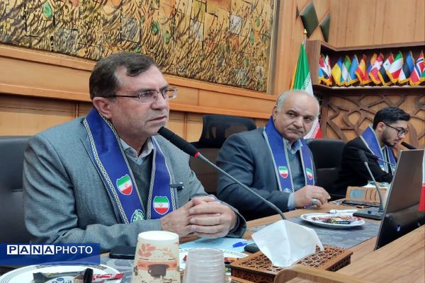 روز اول نشست هم‌اندیشی مسئولین سازمان دانش‌آموزی استان فارس