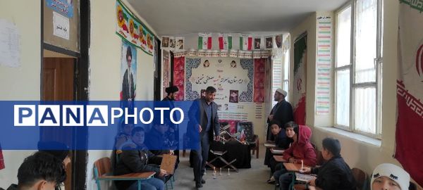 محفل انس با قرآن در دبیرستان شهید مصطفی خمینی اسلام آباد