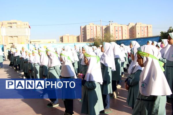 مراسم صبحگاه مهدوی در مدرسه شاهد نیک‌اندیشان