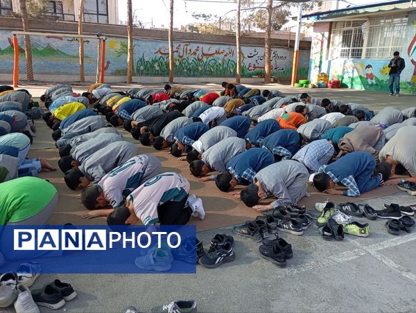 اقامه نماز باران در مدرسه فضیلت