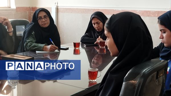 جلسه همکاری کمیته امداد و شورای دانش‌آموزی در آموزش و پرورش ناحیه ۲ کرج و شهرستان فردیس 