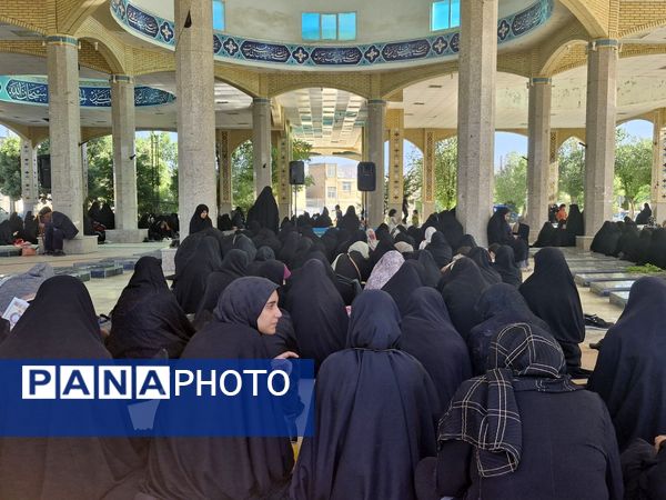 مراسم دعای روز عرفه در شهرستان بروجن 