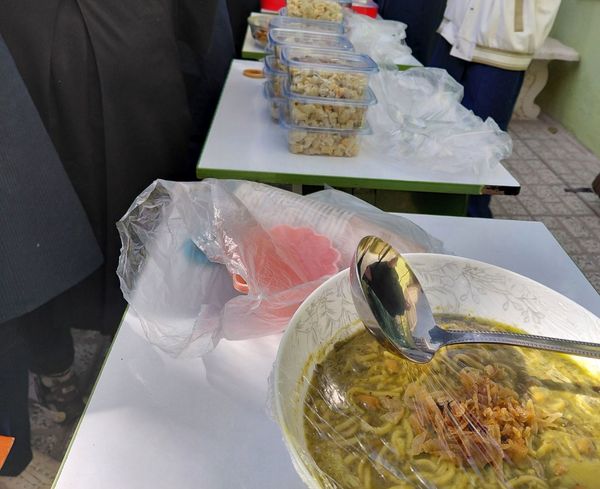 روز جهانی غذای سالم در دبیرستان صالحین 