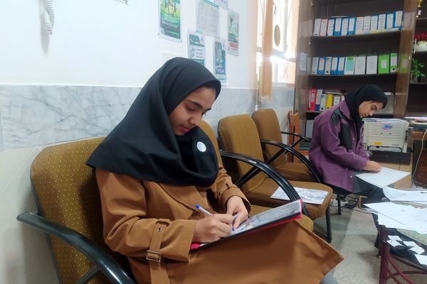 اجرای طرح مدادم در دبیرستان دخترانه امید 