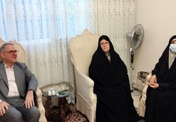 دیدار با خانواده شهدا مایه خرسندی و افتخار است
