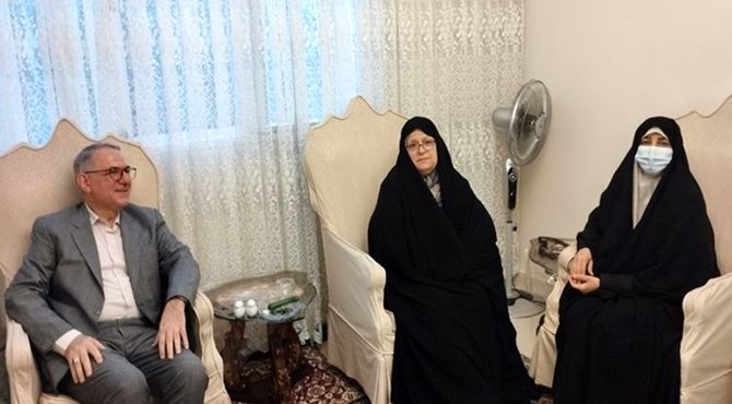 دیدار با خانواده شهدا مایه خرسندی و افتخار است