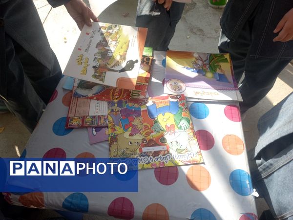 جشن هفته  کتاب خوانی در دبستان فرهنگ فرازمند