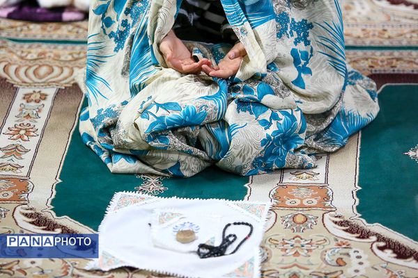 اعتکاف دانش‌آموزی در مسجد قائمیه